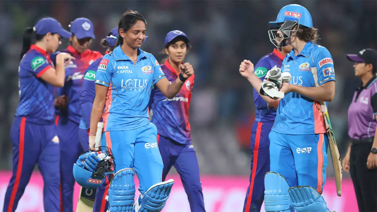 MI vs DC, WPL 2023: Unbeaten Mumbai Indians crush Delhi Capitals to  consolidate top spot | Cricket News - Times of India