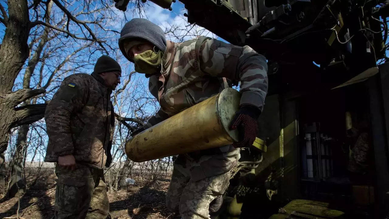 Bakhmut: Ukraine, Russia say hundreds of enemy troops killed in battle for Bakhmut