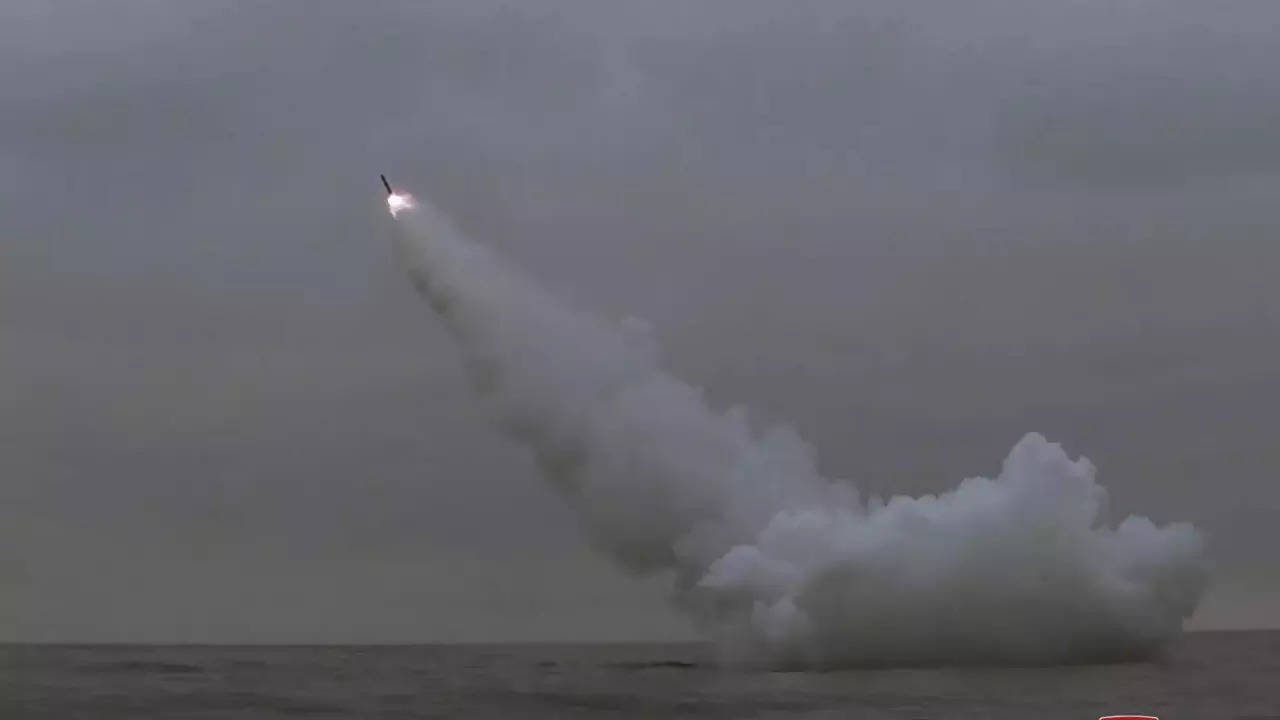 US-South Korea drills begin after North Korea submarine missile test