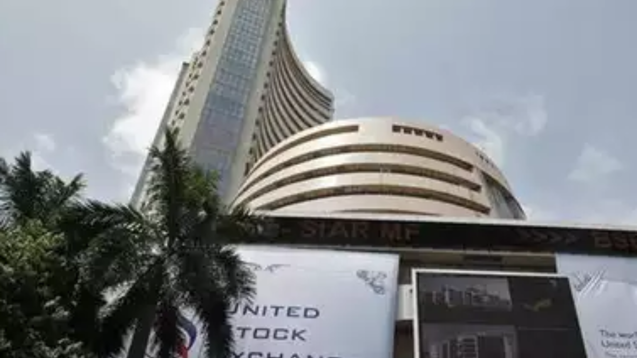 Sensex, Nifty fall for 4th day on the trot on concerns over fallout of US bank failures