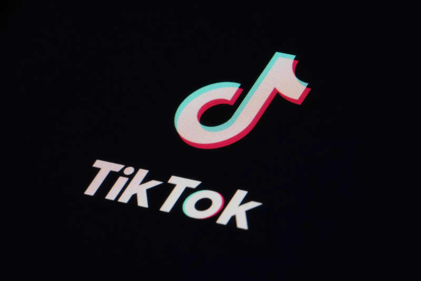 ‘US tells ByteDance to sell TikTok or be banned’