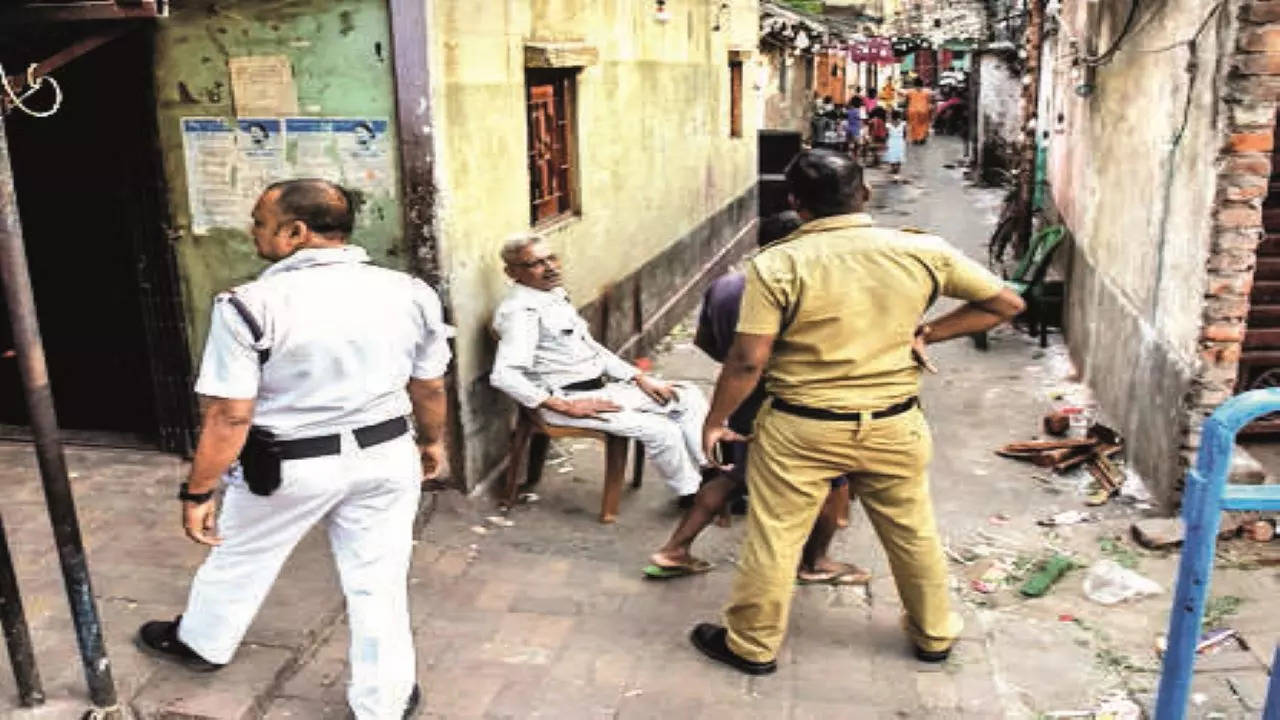 Loudspeaker use in exam season triggers club clash in Kolkata