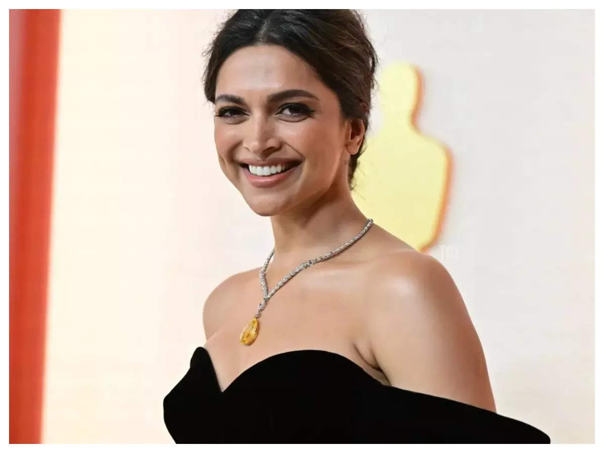 Oscars 2023: Deepika Padukone Exudes Elegance And Glamour In Black