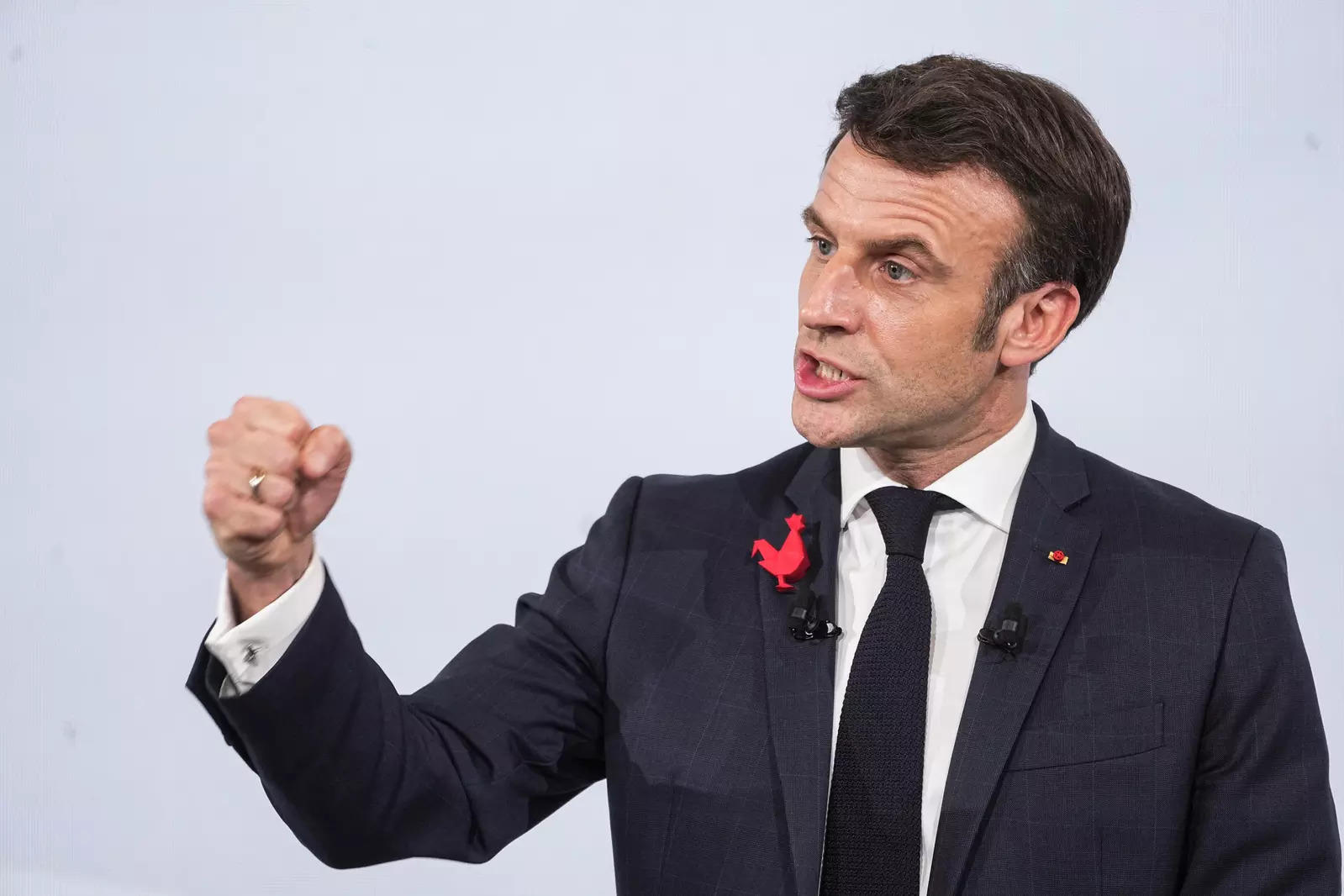 Macron to speak as anger smoulders over pension reform