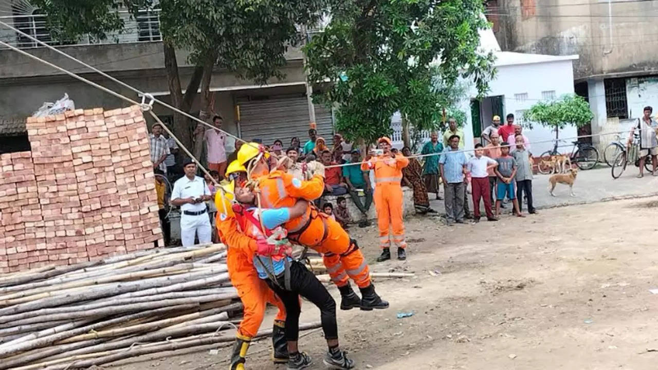 NDRF conducts mega storm, cyclone rescue mock drill in Kolkata, seven adjacent West Bengal districts