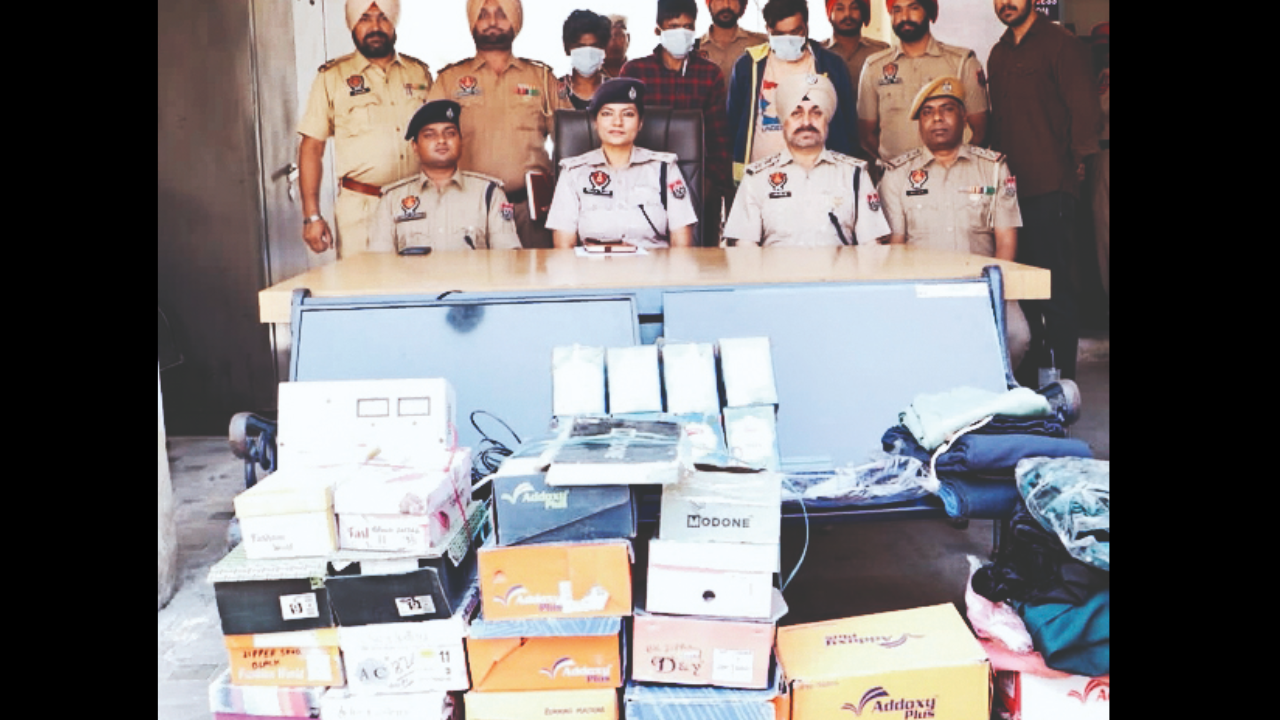 Police seized Rs 2 lakh in cash and other stolen items like desi ghee packets, footwear and other valuables from 3 members of the gang,