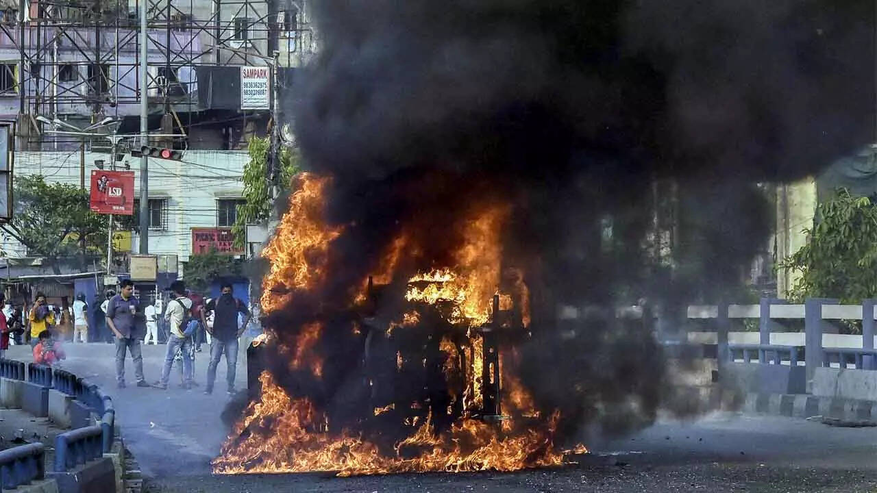 Mob mayhem shuts down Tiljala after child's murder