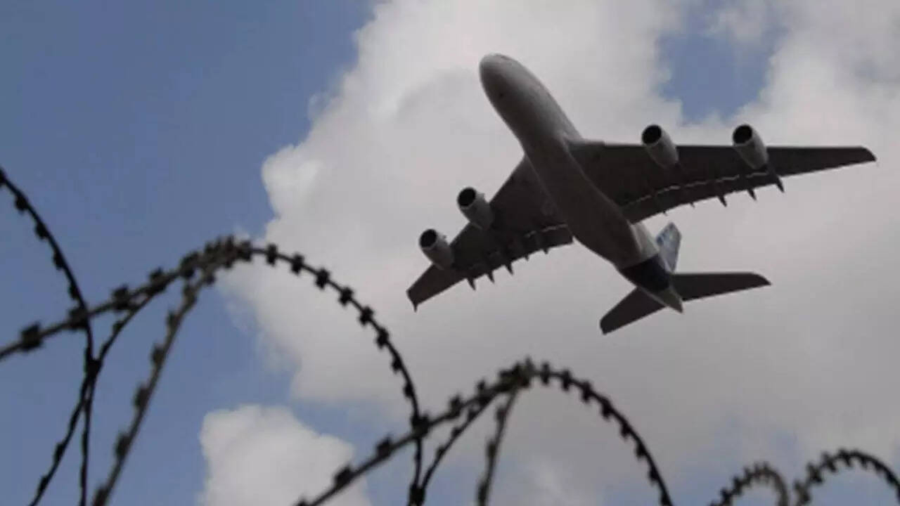 Supreme Court OKs norms to rid planes of mosquitoes, flies