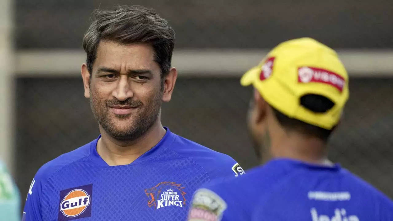 MS Dhoni skips training due to left knee injury, CSK CEO says ...