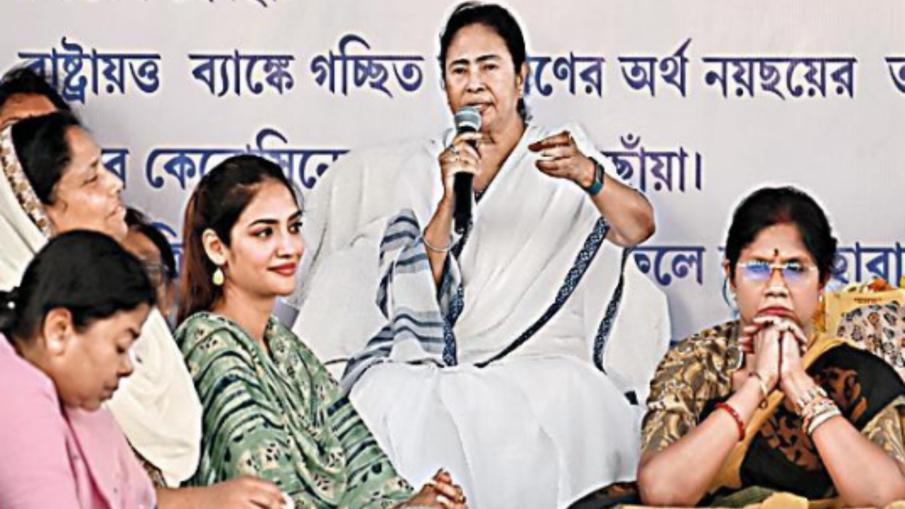 Delhi chalo to wrest people's rights: Mamata Banerjee