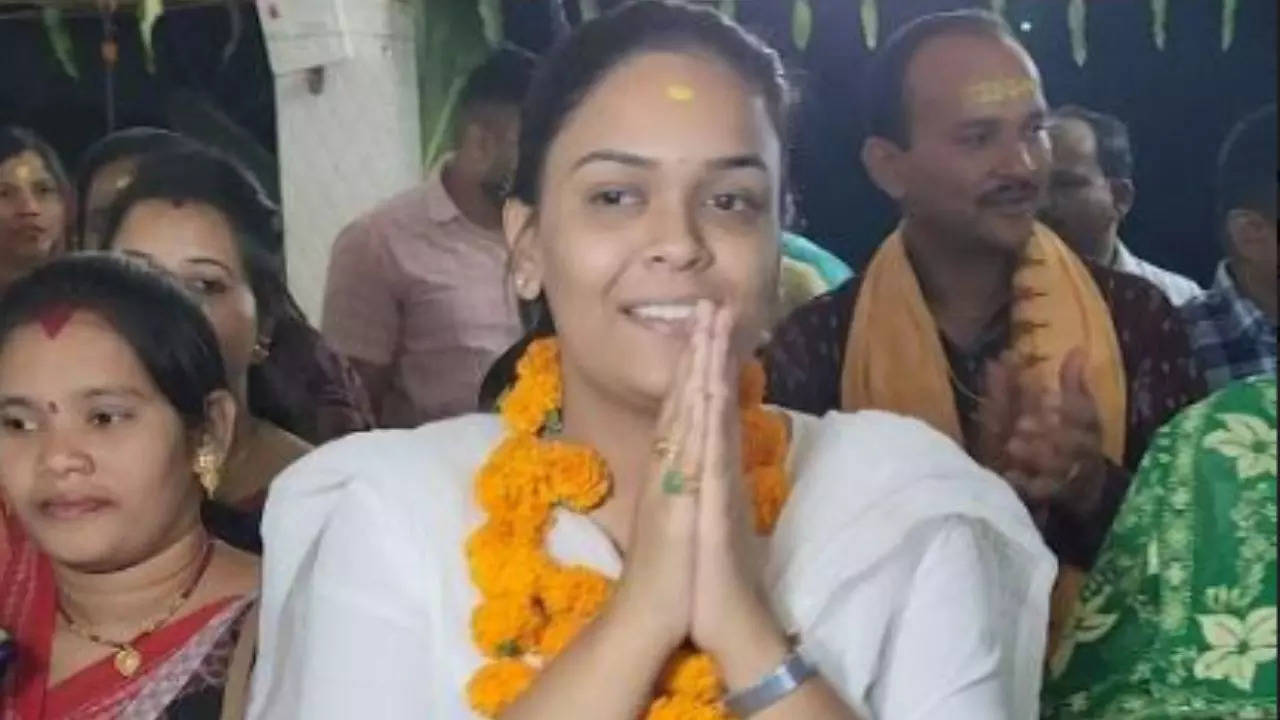 Odisha CM Naveen Patnaik names slain minister Naba Kisore Das' daughter Dipali as BJD nominee for Jharsuguda bypoll