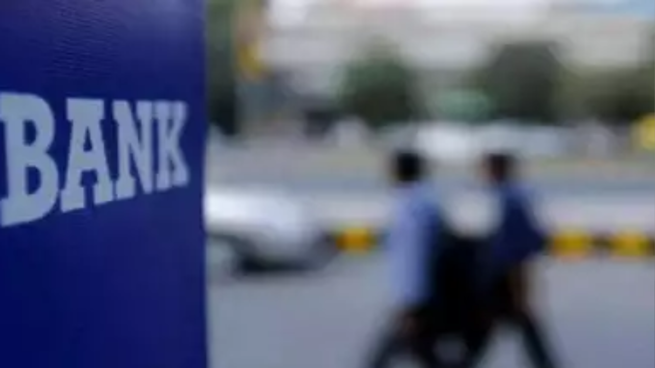 PSU banks focus on falling share of low-cost deposits