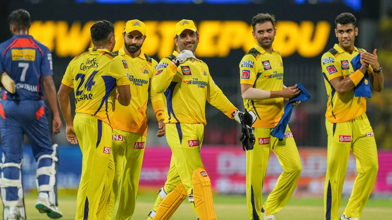 Chennai Super Kings captain MS Dhoni with teammates after winning the match against Lucknow Super Giants. (PTI Photo)