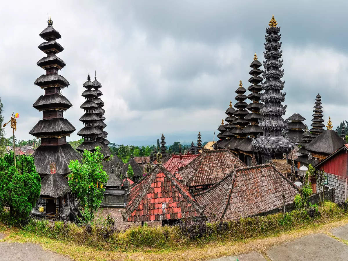 What’s it like to visit Pura Besakih, the biggest Hindu temple complex in Bali?