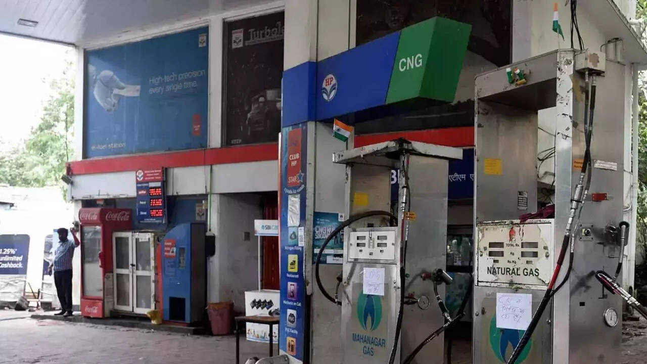 CNG, PNG to become cheaper as gas price indexed to crude