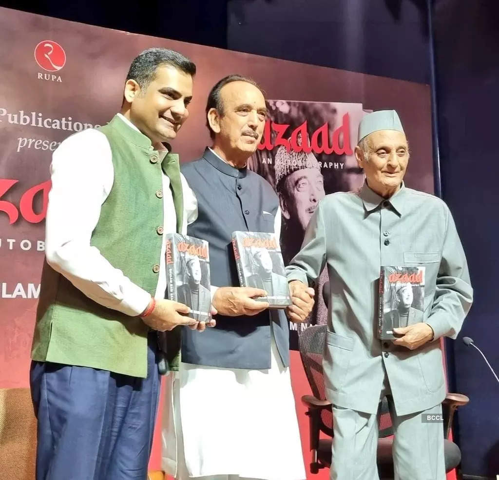 <p>Indian politician Ghulam Nabi Azad's tell-all autobiography 'Azaad' was launched by Dr Karan Singh, the former Sadr-e-Riyasat of Jammu and Kashmir and former member of Rajya Sabha, and Kapish Mehra- MD at Rupa Publications, in New Delhi on April 5, 2023.<br><br>Photo: Ghulam Nabi Azad/ Twitter</p>