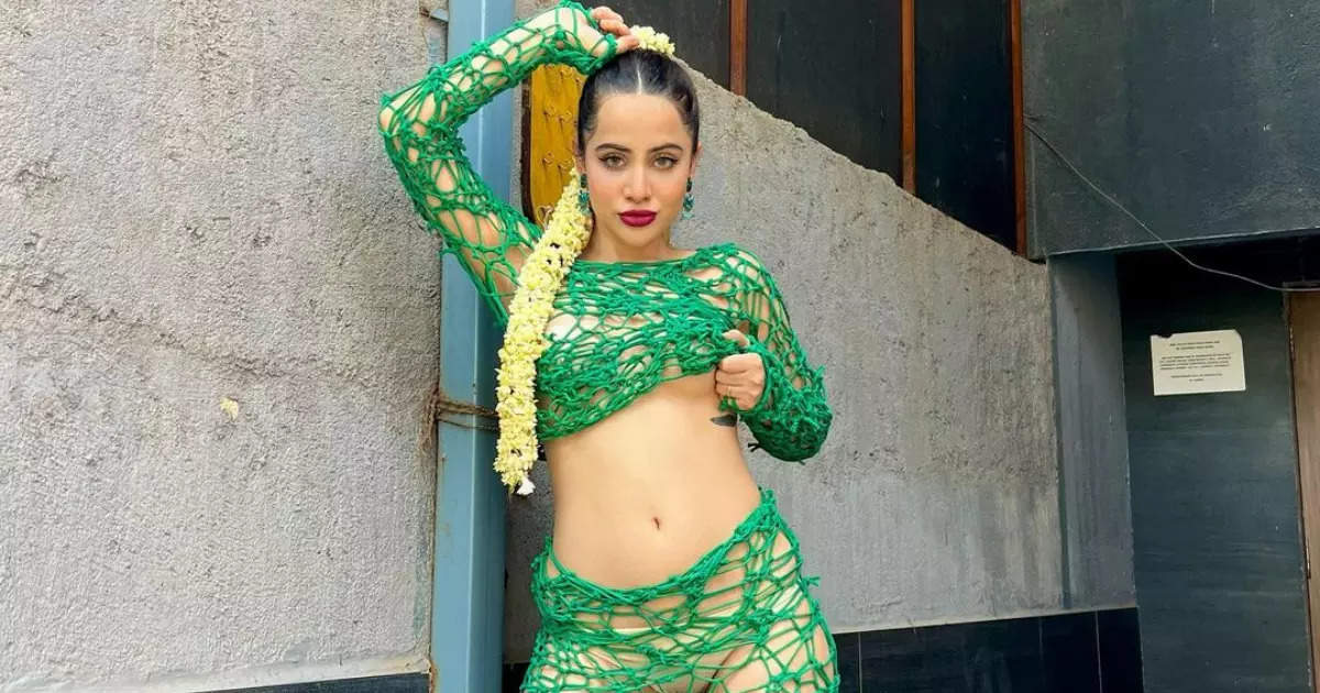 Tamanna X Film - Uorfi Javed reveals her FB profile photo was uploaded on porn site when she  was 15, got beaten up by her father for it - Times of India