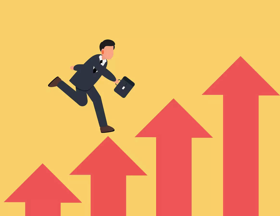 Mutual funds invest Rs 1.82 lakh crore in equities in FY23 on strong push  from retail investors - Times of India