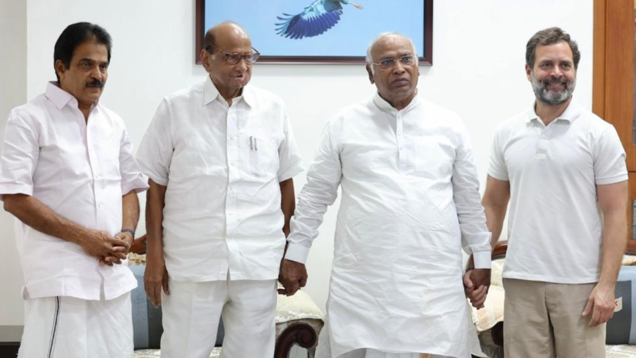 Pawar meets Rahul, Congress chief Mallikarjun Kharge in Delhi