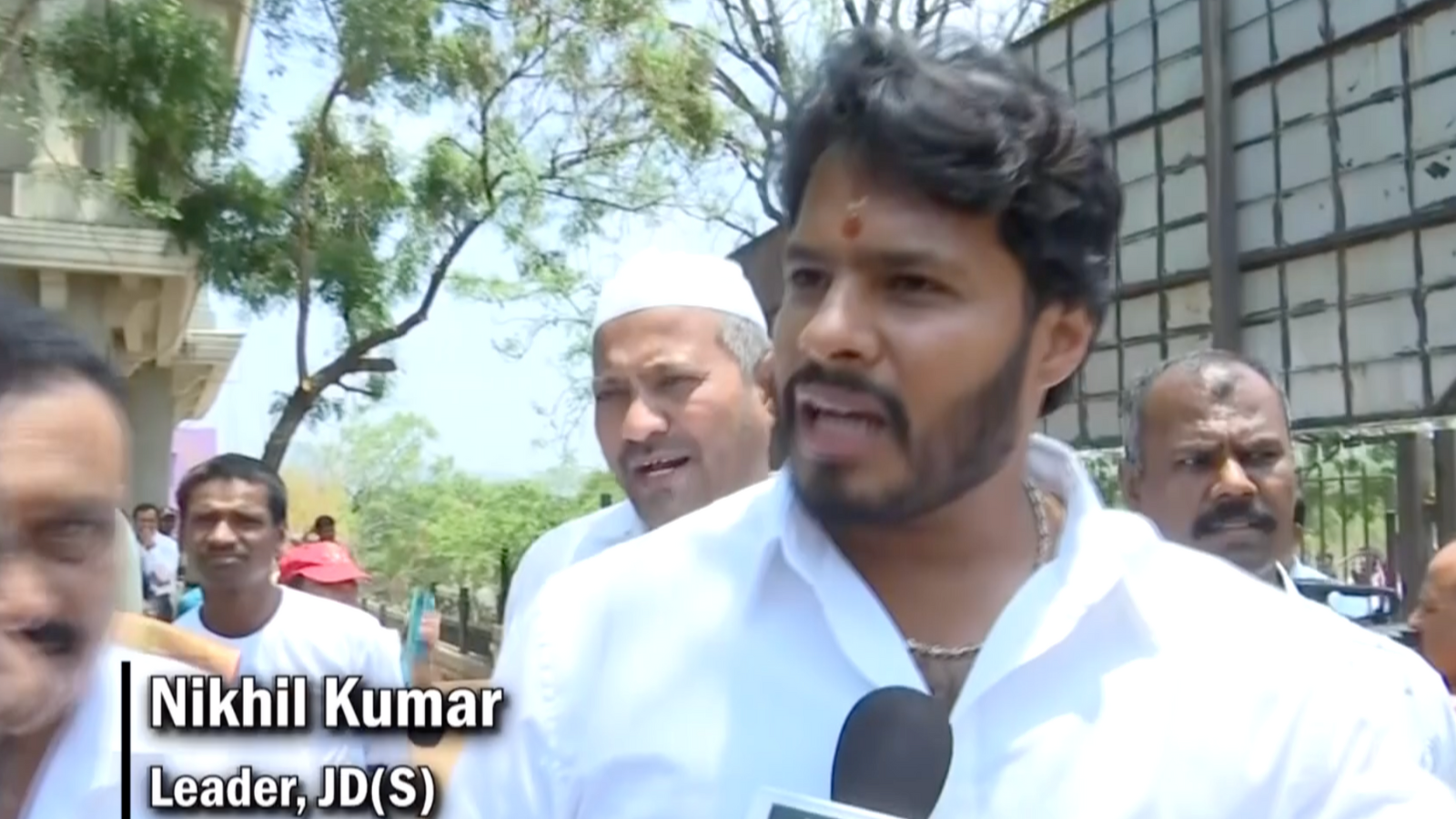 Karnataka Polls: Son of HD Kumaraswamy, Nikhil files nomination ...