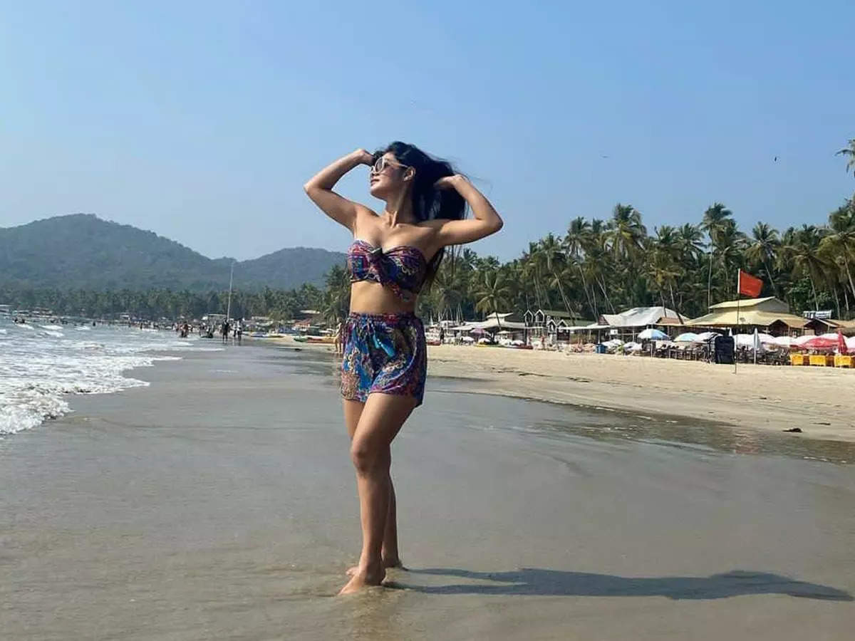 Bigg Boss 16 fame Sreejita De soaks up the sun on a beach in printed co-ords; see pic