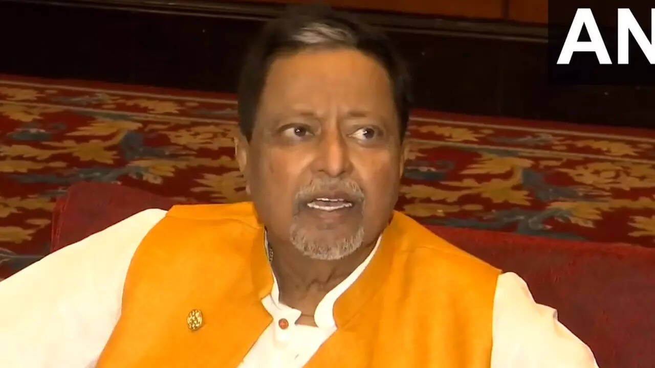 No takers? Both TMC, BJP snub Mukul Roy