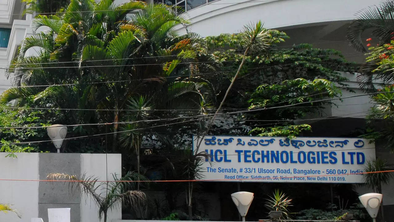 HCL Technologies Q4 profit rises 11% to Rs 3,983 crore