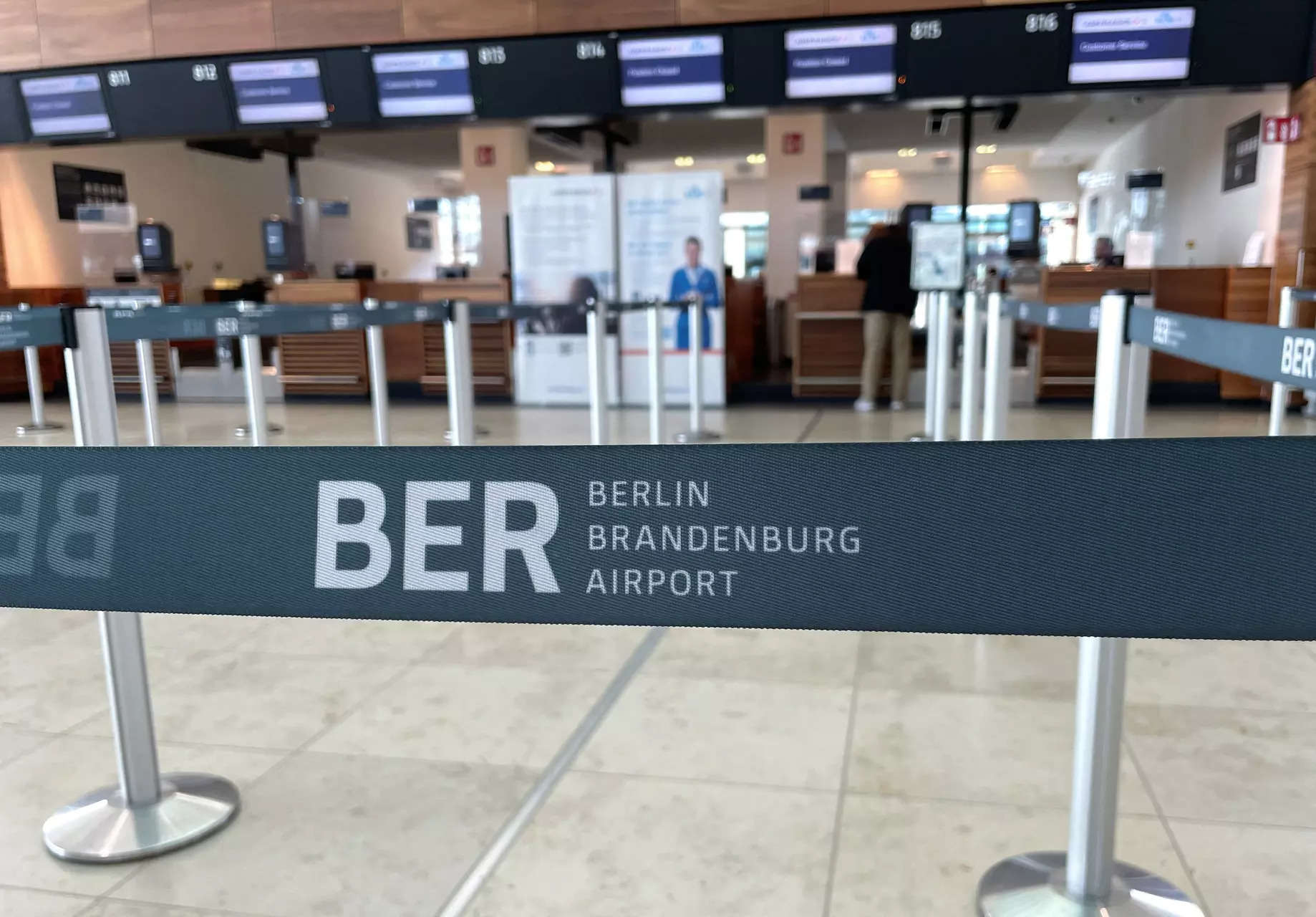 اعتصاب فرودگاه ها در برلین و هامبورگ منجر به لغو اعتصاب شد