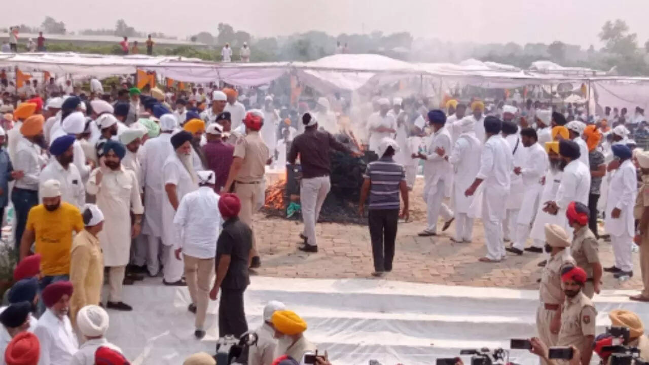 Parkash Singh Badal cremated in Punjab with full state honours