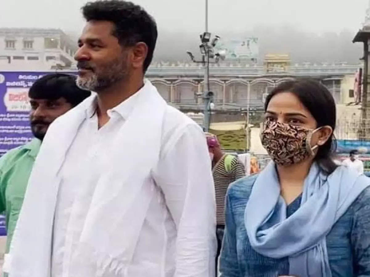 Prabhu Deva spotted with his second wife Himani Singh for the first time;  picture goes viral | Tamil Movie News - Times of India