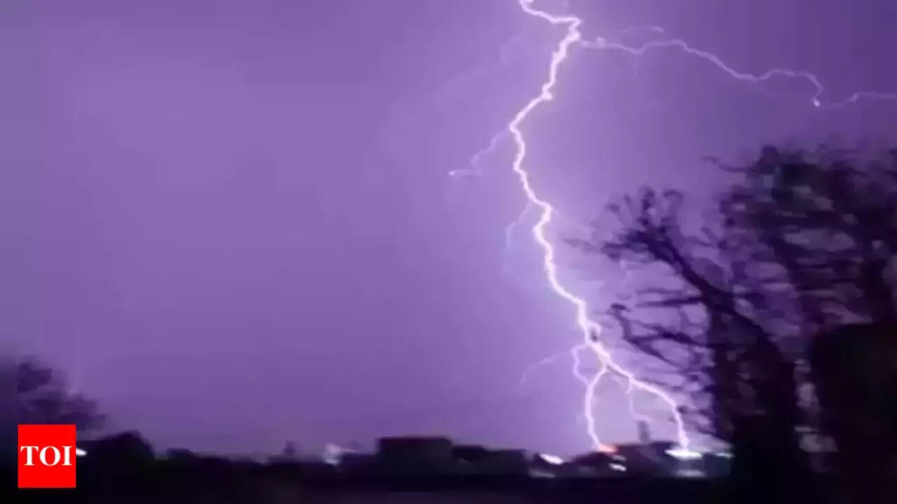 Thunderstorm, rain alert for Kolkata, southern districts till May 3