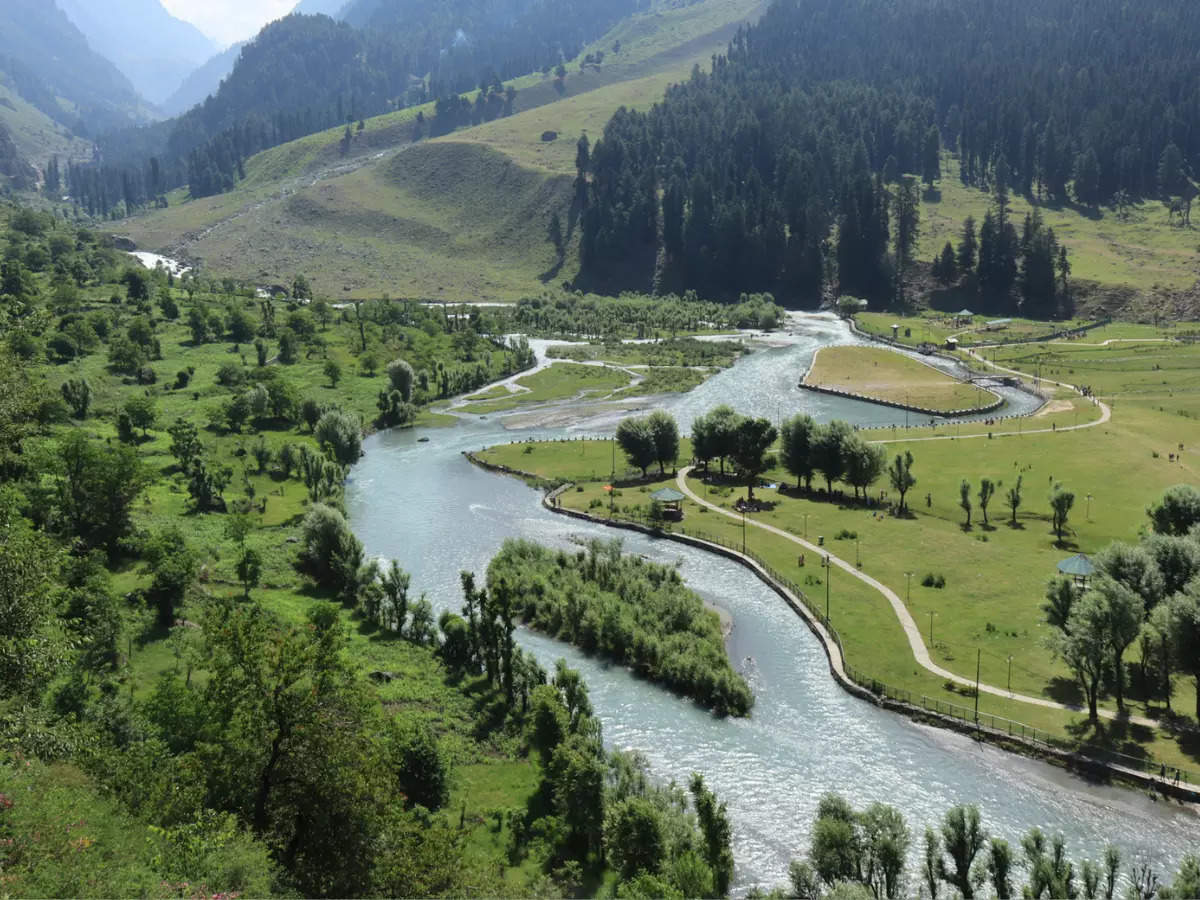 Kashmir’s Betaab Valley, and what makes it so special!