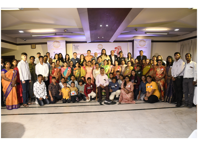 Students-with-Scholarship-recived-with-family-1