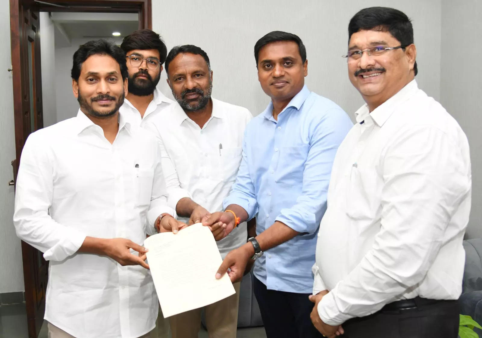 CM Jagan gives nod to upgrade Madanapalle BT college as Annie Besant university – Times of India