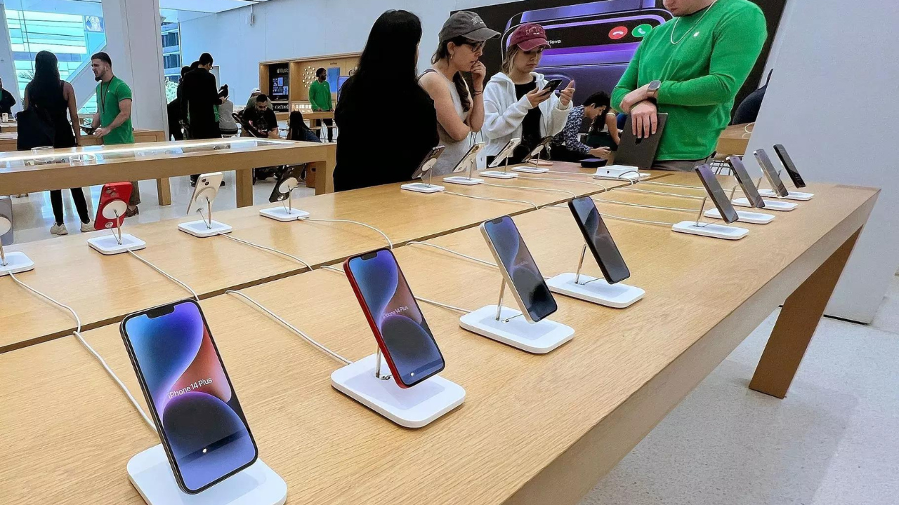 Apple’s margin forecast beats estimates as iPhone sales boost earnings