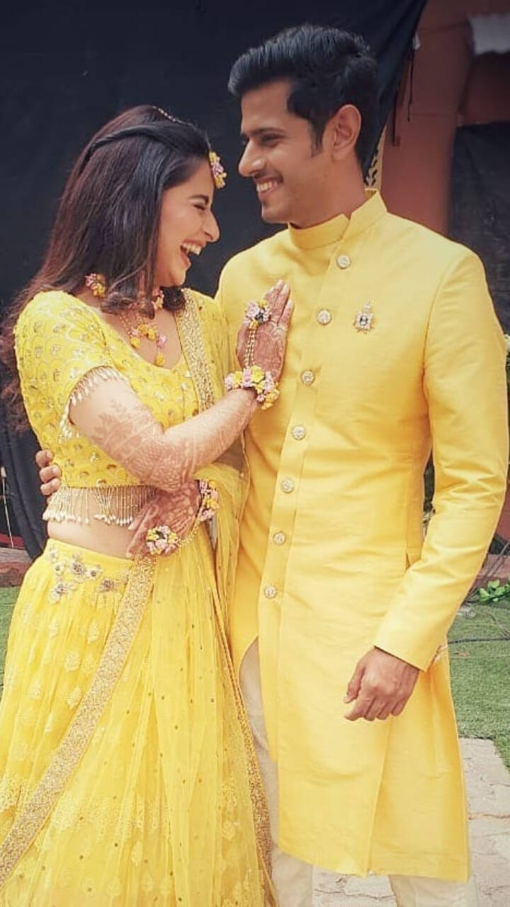 Neil Bhatt And Aishwarya Sharma S Cute Pics Together Times Of India Bigg boss 11 has entered its finale week and the top five contestants are hina khan, shilpa shinde, vikas gupta, puneesh sharma and aka. neil bhatt and aishwarya sharma s cute