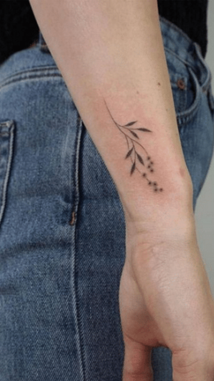 130 Best Hand Tattoos That Dont Go out of Style