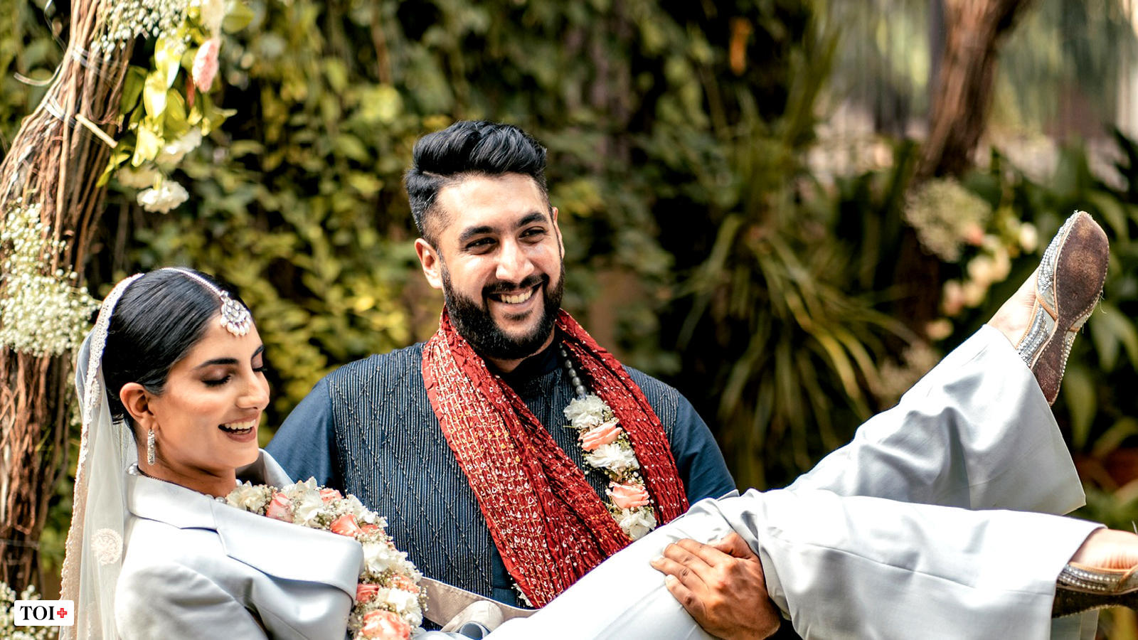 When bride brings baraat and tattoos replace sindoor | India News - Times  of India
