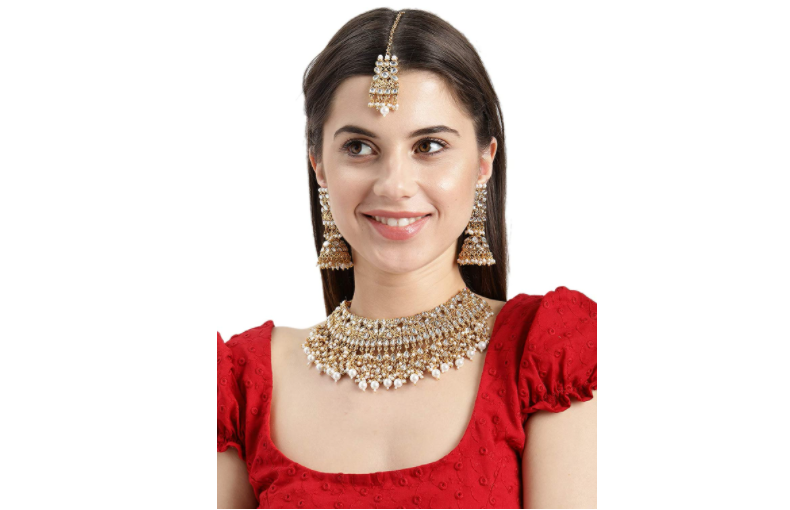 Kundan choker necklaces for pairing 