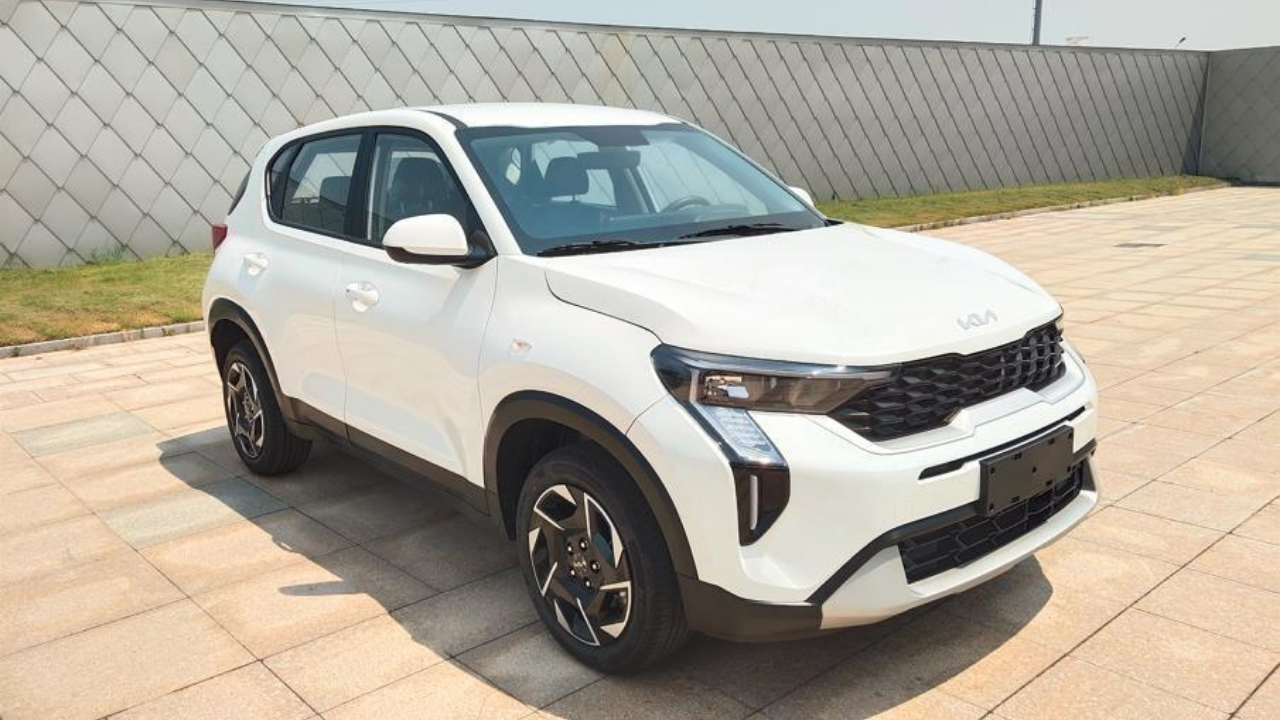 Kia Sonet facelift's design leaked: Seltos-inspired tail lights, new alloys  and more - The Times of India