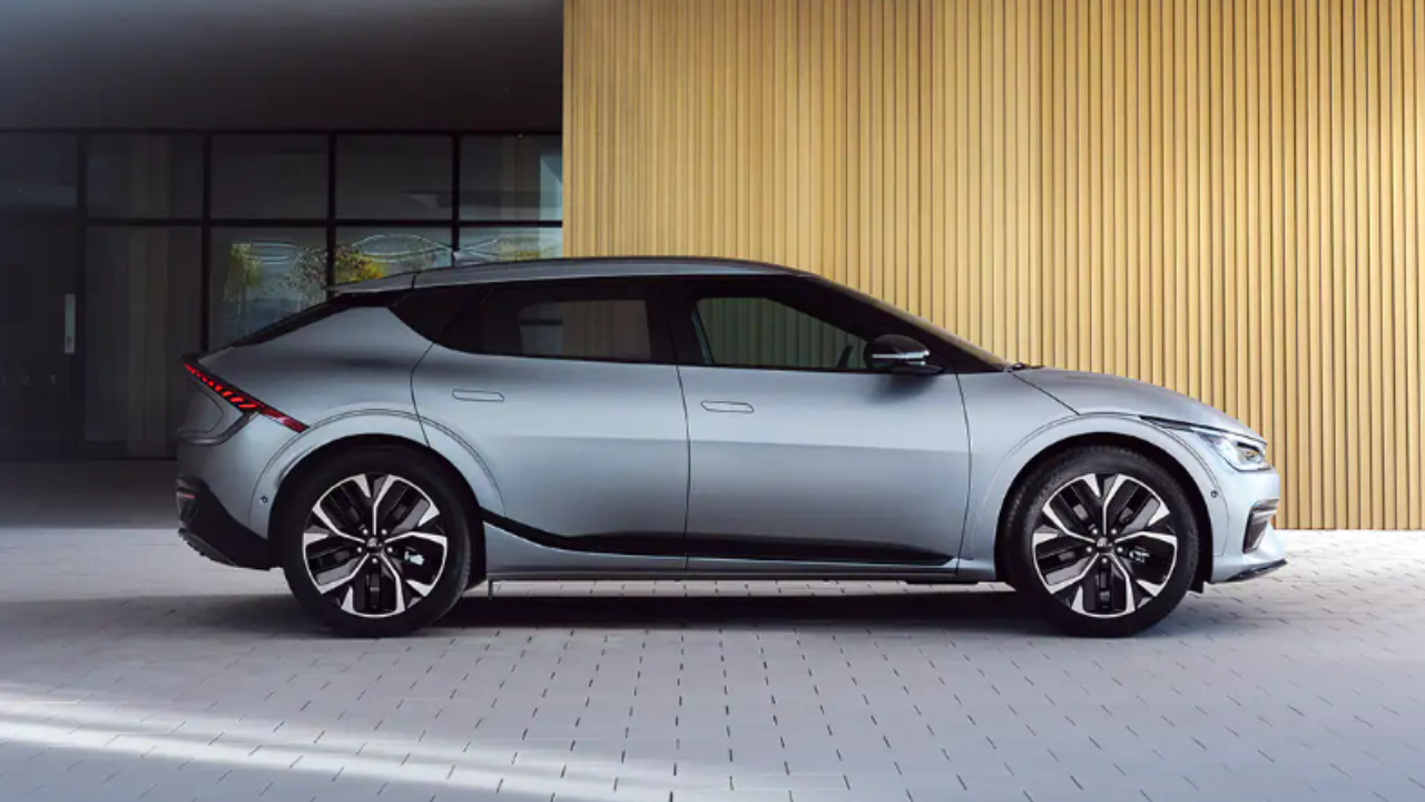 2023 Kia EV6 bookings re-opened in India: New prices,variants,range - The Times of India