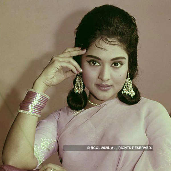 Vyjayanthimala Is The First South Indian Actress Who Made It Big In Hindi Cinema And Paved Way For A Generation Of South Indian Actresses In Bollywood Choisissez parmi des contenus premium vyjayanthimala bali de la plus haute qualité. south indian actress