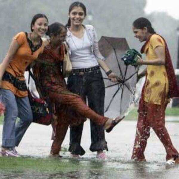 SOME LIKE IT HOT! Nupur Mehta oozes oomph for Delhi Times - Photogallery