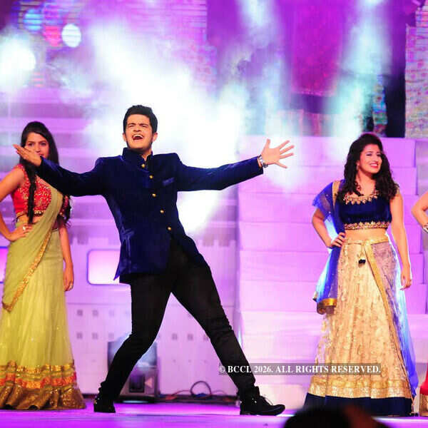 madhubala-and-rk-dance-in-golden-petal-awards