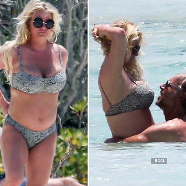 Jessica Simpson Photos: Jessica Simpson takes the internet by storm with  her steamy vacation pictures