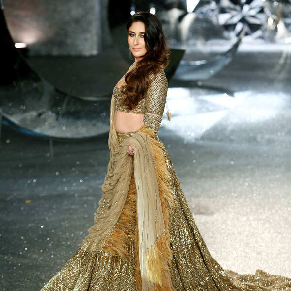 kareena in golden dress Kareena Kapoor in Alexandria -Gold – IT GIRL