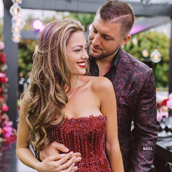 Tim Tebow engaged to former Miss Universe (photos) 