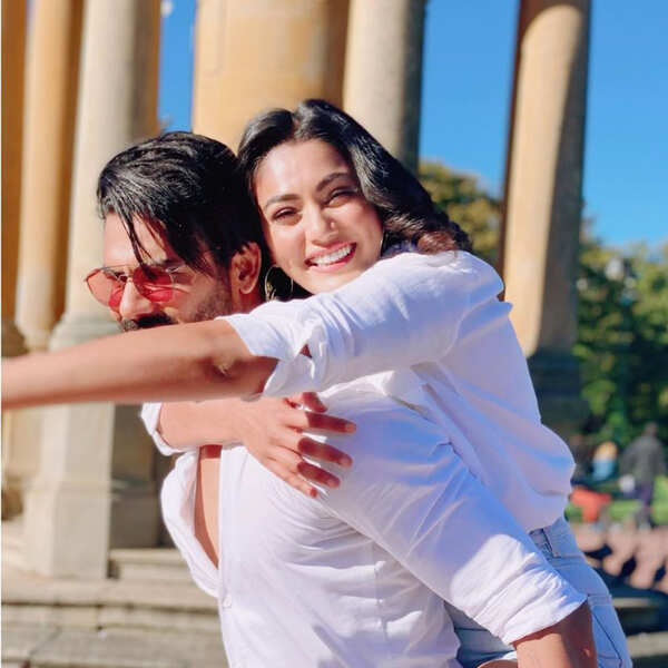 New Cosy Pictures Of Vishal Aditya Singh And Sana Makbul Spark Dating Rumours Photogallery Etimes