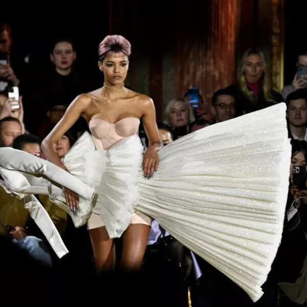 Paris Haute Couture Week 2023: Viktor & Rolf make jaws drop with  upside-down and sideways gowns, see incredible pictures | Photogallery -  ETimes