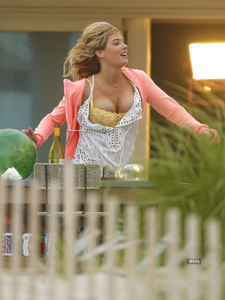Kate Upton could barely keep her assets under control on the sets of the  movie The Other Woman.